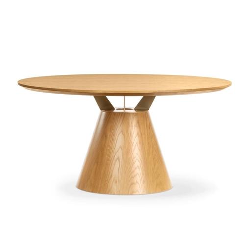 Bevelo dining table