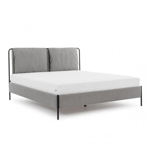 A MARMI bed is included